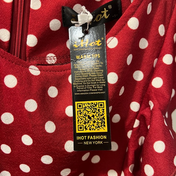 IHot Red polkadot swing dress with pockets. - Picture 4 of 5